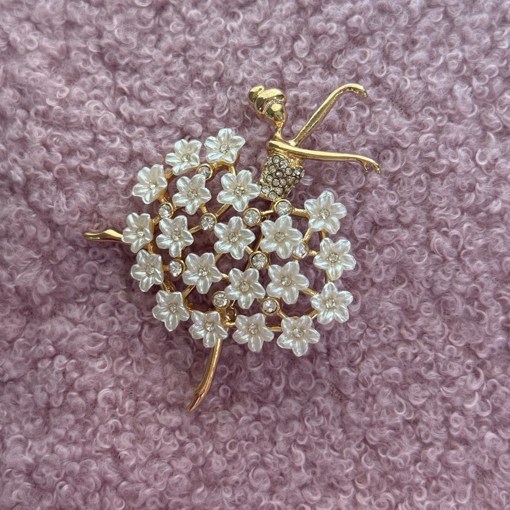 Gold and White Pearls Ballerina Brooch NIB